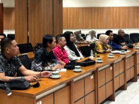 Anggota DPRD Kabupaten Barito Utara, Patih Herman AB, menyampaikan aspirasi masyarakat terkait proses seleksi penerimaan Calon Pegawai Negeri Sipil (CPNS) di wilayah Barito Utara.