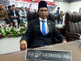 Anggota DPRD Kabupaten Barito Utara, Patih Herman AB dan Ardianto, menyatakan dukungan penuh terhadap Surat Edaran (SE) Nomor : 047/04/Bakesbangpol/I/2025 yang diterbitkan oleh Penjabat Bupati Barito Utara, Drs Muhlis.