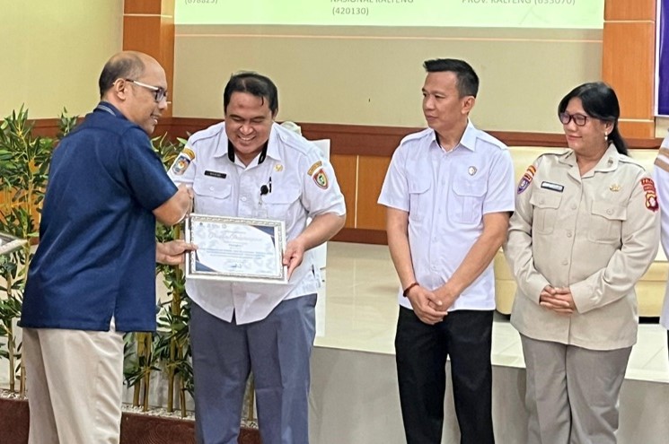 Penghargaan ini diberikan dalam acara Stakeholder Day yang diselenggarakan oleh Kantor Pelayanan Perbendaharaan Negara (KPPN) Palangkaraya di Aula Kahayan, Rabu (22/1/2025).