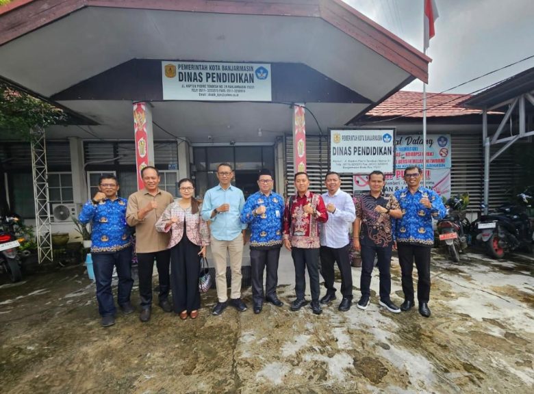 Komisi III DPRD Kota Palangka Raya melakukan kunjungan kerja ke Dinas Pendidikan Kota Banjarbaru untuk mempelajari implementasi Program Makan Bergizi Gratis (MBG)