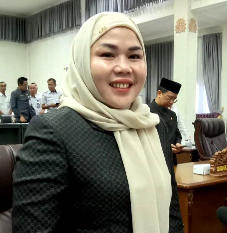 Anggota DPRD Barito Utara, Jamilah, menyampaikan dukungannya terhadap langkah-langkah darurat yang dilakukan Dinas PUPR untuk mengatasi persoalan tersebut.