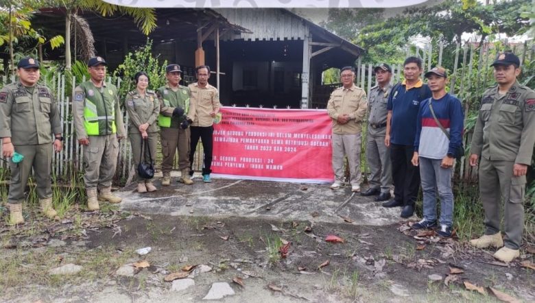 Dinas Perdagangan, Koperasi, Usaha Kecil Menengah dan Perindustrian (DPKUKMP) bersama Satpol PP Kota Palangka Raya kembali melakukan pemasangan spanduk peringatan retribusi daerah