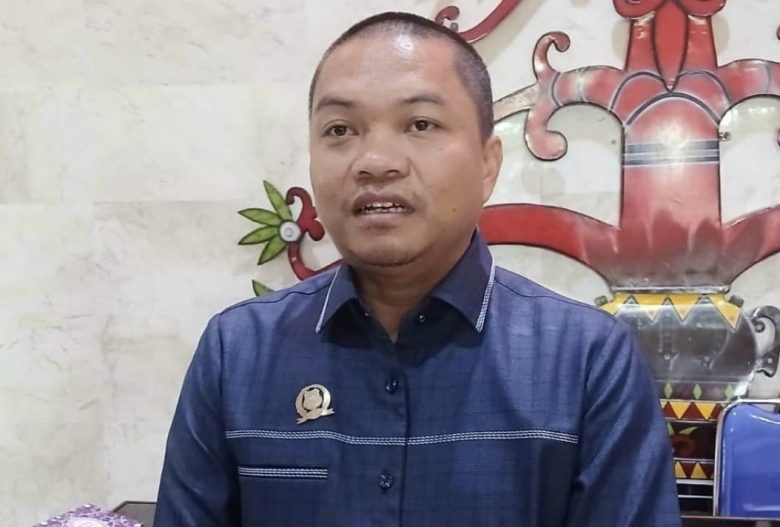 Wakil Ketua II DPRD Kapuas, Berinto.