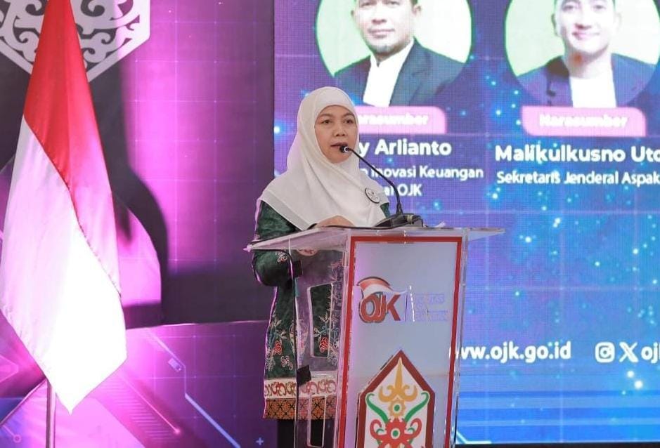 Asisten Perekonomian dan Pembangunan Setda Provinsi Kalteng, Sri Widanarni, membuka Kuliah Umum Literasi Keuangan di Aula Palangka Universitas Palangka Raya.