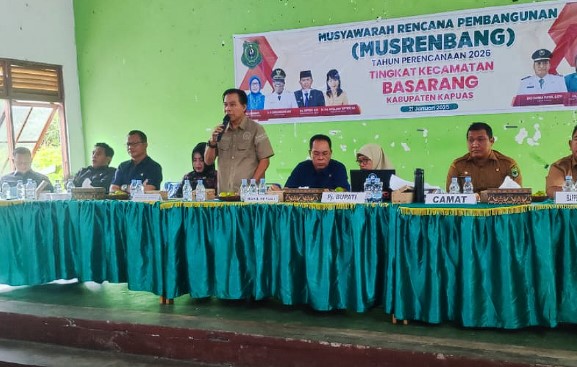 Forum ini menjadi ajang bagi DPRD untuk menyerap dan mengawal aspirasi warga agar bisa masuk dalam kebijakan pembangunan daerah," ujar Algrin Gasan