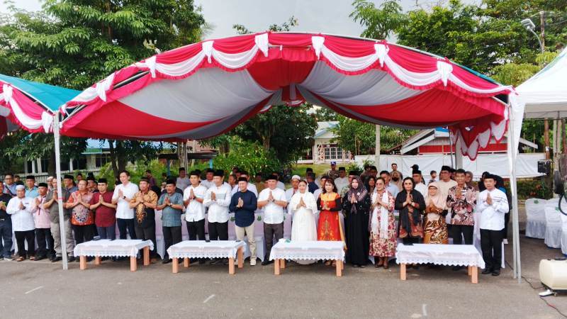 Pembukaan Pasar Ramadhan oleh Wakil Bupati Kapuas, Dodo, SP di Jalan Maluku, Kuala Kapuas