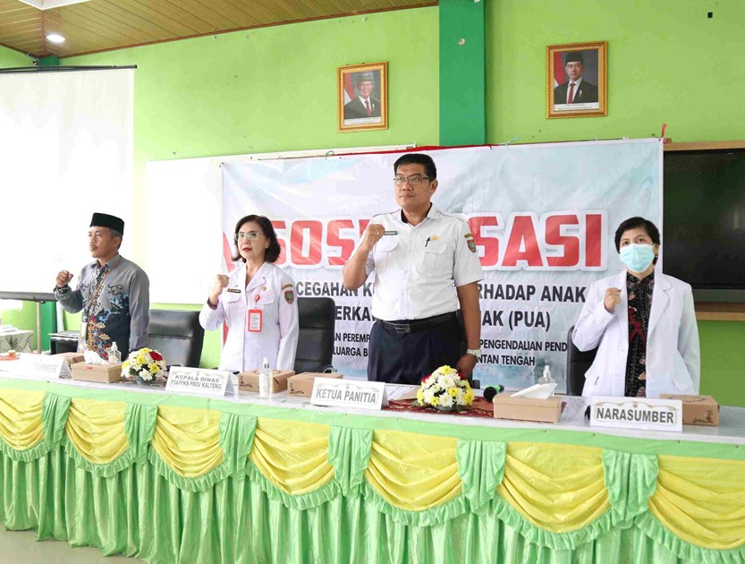 Pemerintah Provinsi Kalimantan Tengah melalui Dinas P3APPKB menggelar Sosialisasi Pencegahan Kekerasan dan Perkawinan Usia Anak di MAN Kota Palangka Raya dan SMA Kristen Palangka Raya