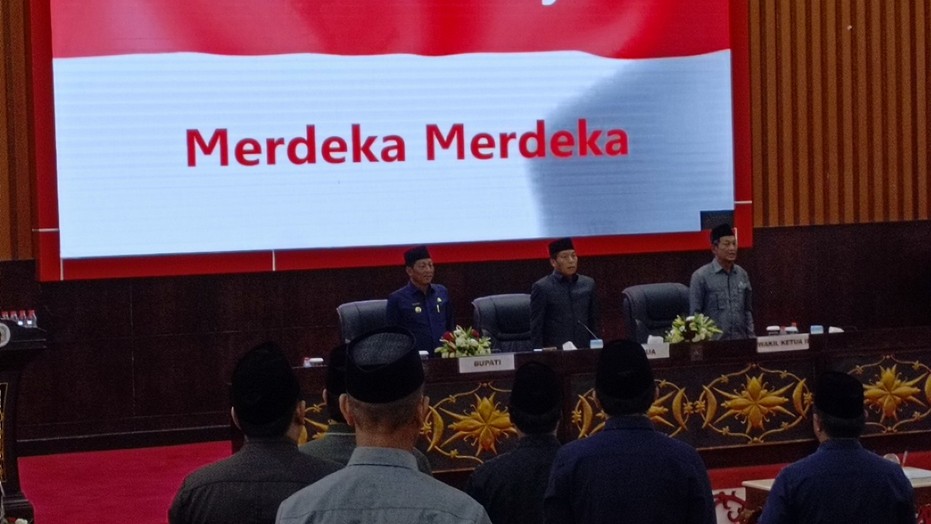 Bupati Murung Raya, Heriyus SE, dalam Rapat Paripurna ke-6 Masa Sidang II Tahun 2025 bersama DPRD Murung Raya,