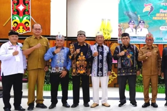 Wakil Ketua II DPRD Murung Raya, Likon, menghadiri pembukaan Festival Tandak Intan Kaharingan ke-10 tingkat Kabupaten Murung Raya