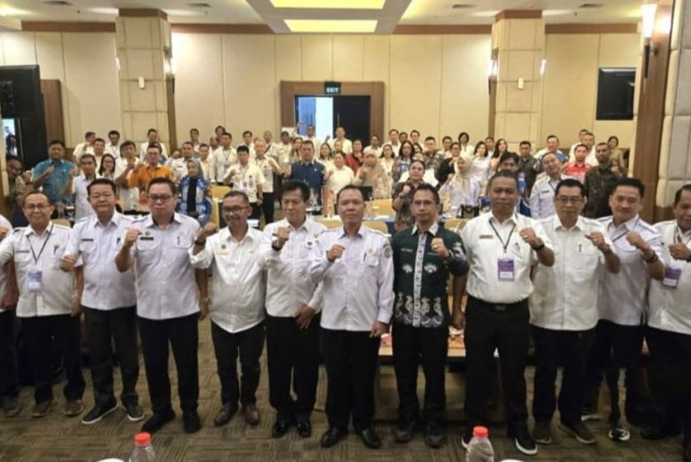 Kegiatan yang berlangsung di Hotel Luwansa, Palangka Raya ini menghadirkan sejumlah narasumber berkompeten di bidang kepegawaian dan transformasi digital aparatur.