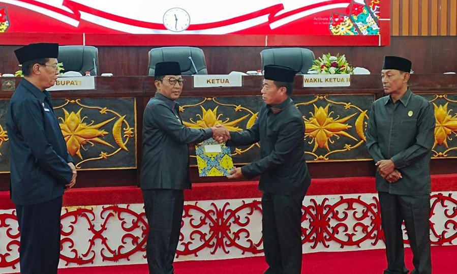 Bupati Murung Raya Heriyus SE menyampaikan apresiasi dan terima kasih kepada pimpinan serta seluruh anggota DPRD atas kerja sama, saran, dan masukan selama proses pembahasan.