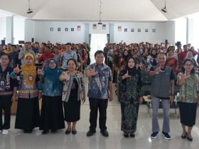 kegiatan Updating Dapodik yang dibuka oleh Bunda PAUD Katingan, Sumiati Saiful, di Aula Dinas Pendidikan