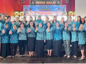 Ketua TP-PKK Kabupaten Katingan, Ny. Sumiati Saiful