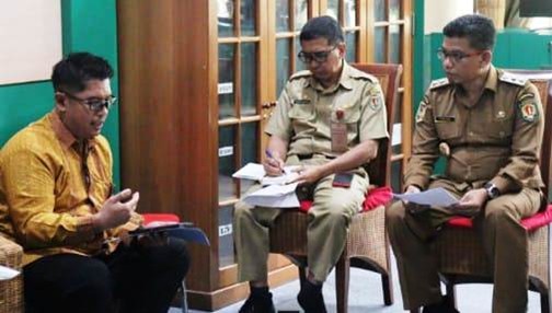 Wakil Bupati Katingan, Firdaus, didampingi Asisten I Setda GHE Doddy, Inspektur Deddy Ferras, dan perwakilan Badan Keuangan dan Aset Daerah (BKAD),