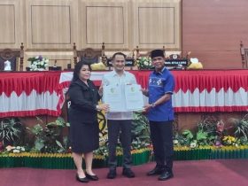 Rapat dipimpin Wakil Ketua I DPRD Kota Palangka Raya, Basirun B. Sahepar, didampingi Wakil Ketua II, Nenie Adriati Lambung. Hadir pula Wali Kota Palangka Raya beserta jajaran OPD terkait.