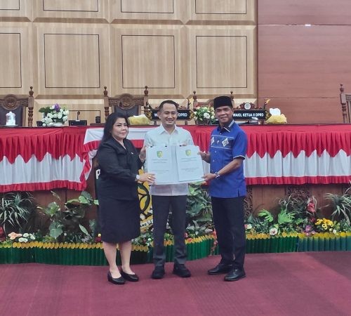 Rapat dipimpin Wakil Ketua I DPRD Kota Palangka Raya, Basirun B. Sahepar, didampingi Wakil Ketua II, Nenie Adriati Lambung. Hadir pula Wali Kota Palangka Raya beserta jajaran OPD terkait.