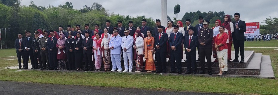 Pemerintah Kabupaten (Pemkab) Katingan menggelar upacara peringatan Hari Ulang Tahun (HUT) ke-80 Kemerdekaan Republik Indonesia